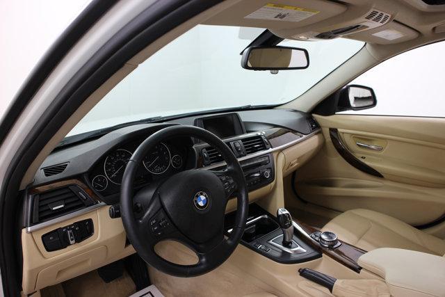 Photo of 2015 White BMW 320