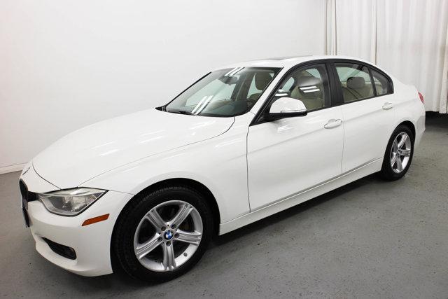 Photo of 2015 White BMW 320