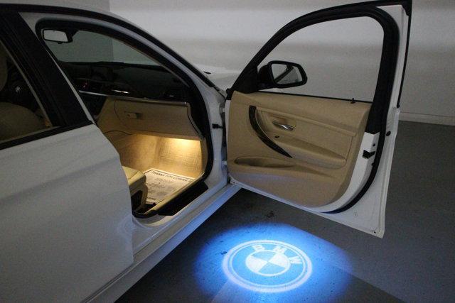 Photo of 2015 White BMW 320