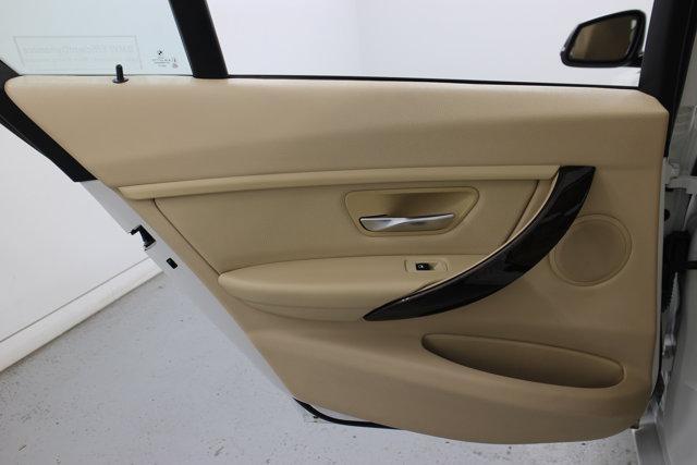 Photo of 2015 White BMW 320