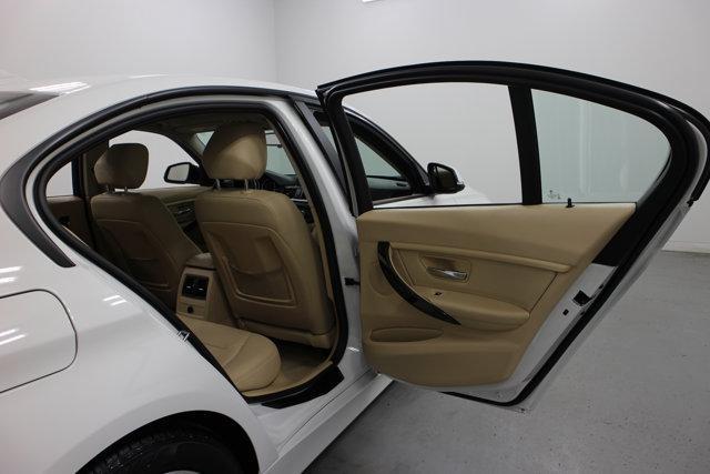 Photo of 2015 White BMW 320