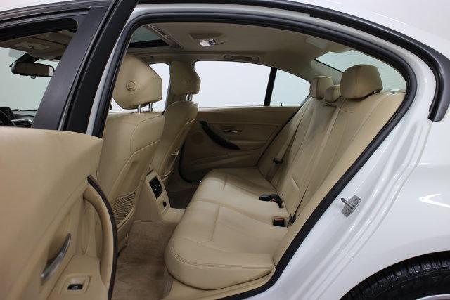 Photo of 2015 White BMW 320