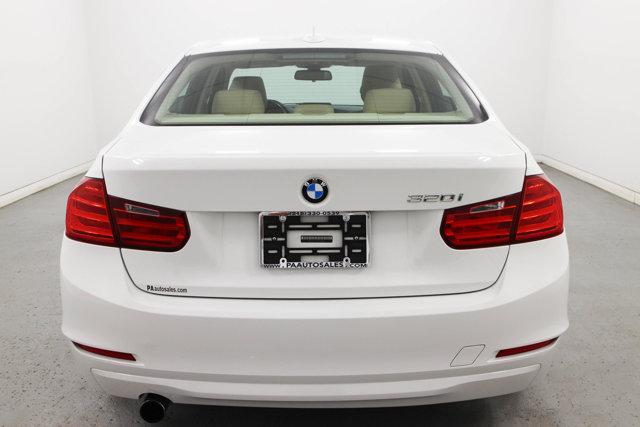 Photo of 2015 White BMW 320