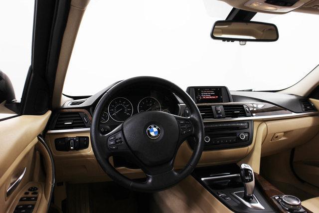 Photo of 2015 White BMW 320