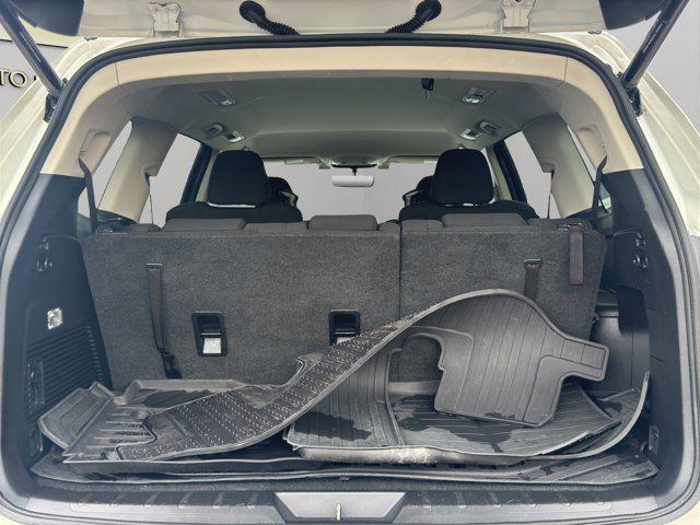 Photo of 2019 Crystal White Pearl Subaru Ascent