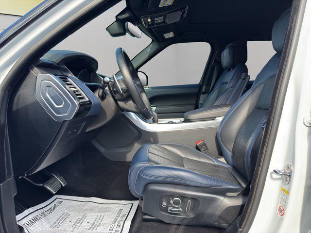 Photo of 2018 White Land Rover Range Rover Sport