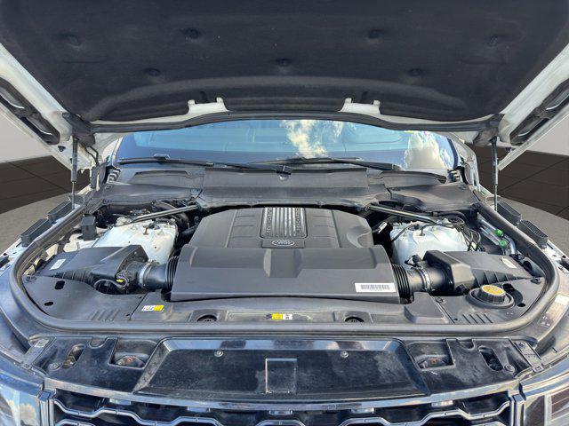 Photo of 2018 White Land Rover Range Rover Sport