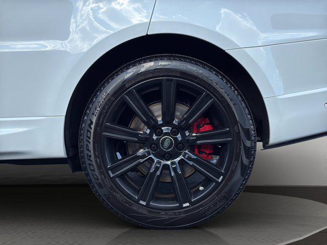 Photo of 2018 White Land Rover Range Rover Sport