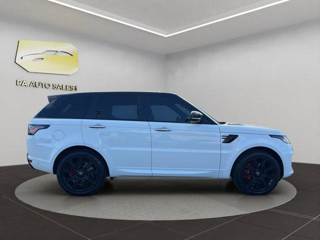 Photo of 2018 White Land Rover Range Rover Sport