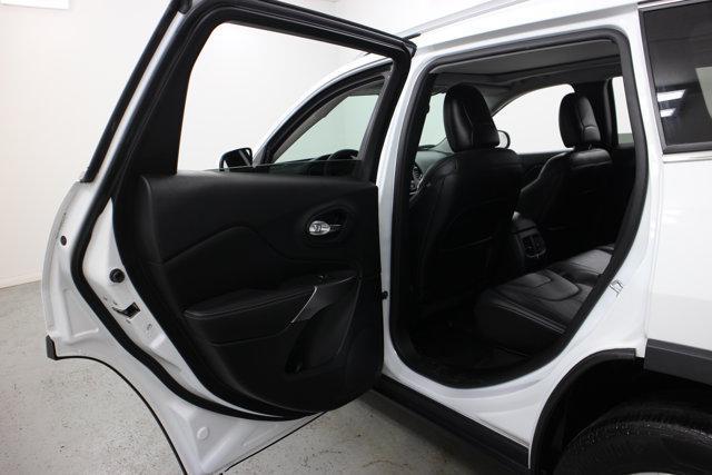 Photo of 2021 Bright White Clearcoat Jeep Cherokee