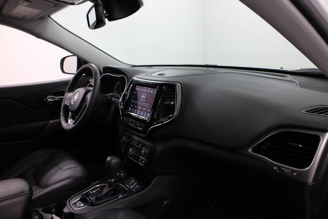 Photo of 2021 Bright White Clearcoat Jeep Cherokee