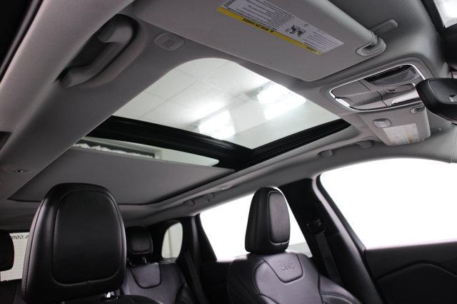Photo of 2021 Bright White Clearcoat Jeep Cherokee