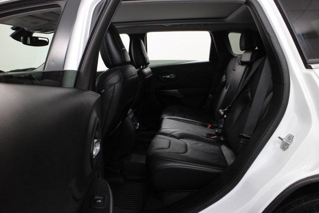 Photo of 2021 Bright White Clearcoat Jeep Cherokee