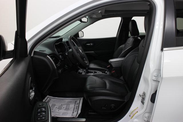 Photo of 2021 Bright White Clearcoat Jeep Cherokee