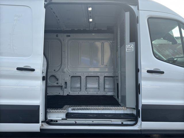 Photo of 2023 Oxford White Ford Transit-150