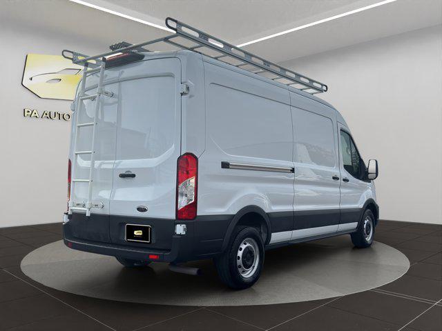 Photo of 2023 Oxford White Ford Transit-150
