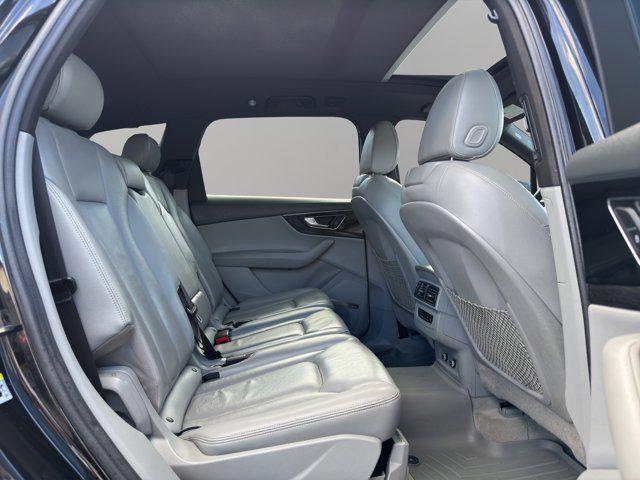 Photo of 2018 Black Audi Q7