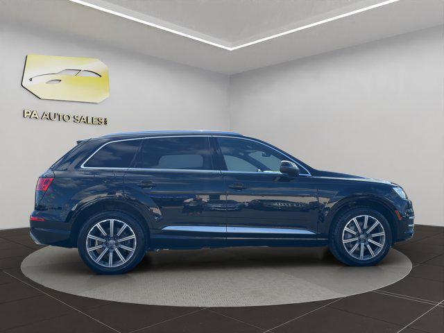 Photo of 2018 Black Audi Q7