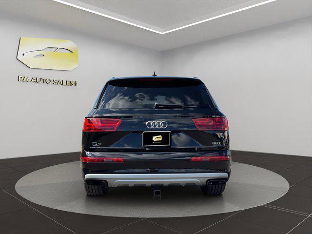 Photo of 2018 Black Audi Q7