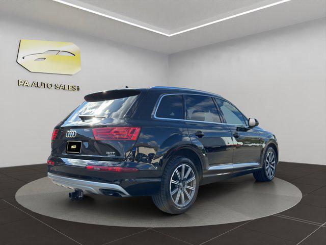 Photo of 2018 Black Audi Q7