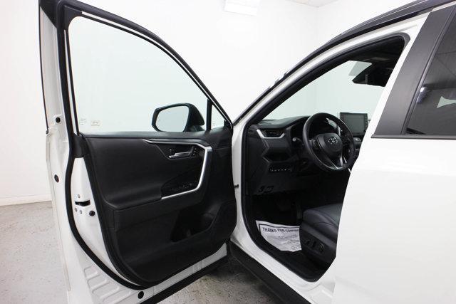 Photo of 2022 Blizzard Pearl/Midnight Black Metallic Toyota RAV4 Hybrid