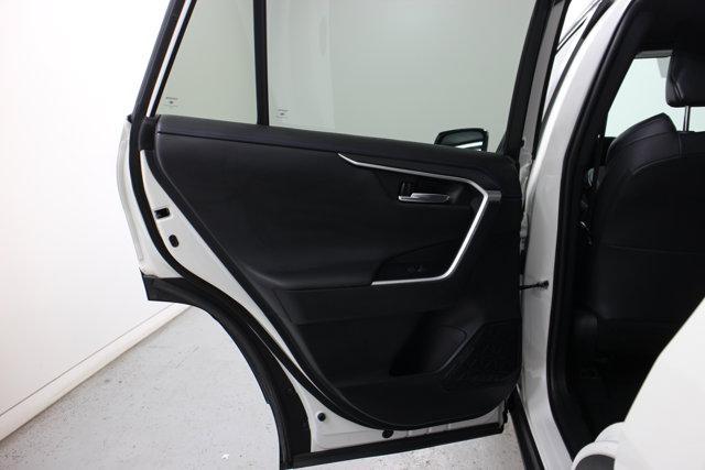 Photo of 2022 Blizzard Pearl/Midnight Black Metallic Toyota RAV4 Hybrid