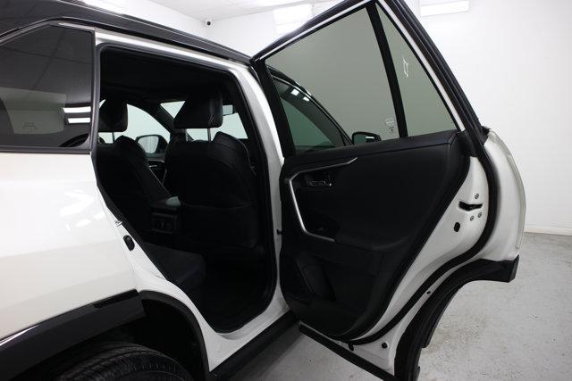 Photo of 2022 Blizzard Pearl/Midnight Black Metallic Toyota RAV4 Hybrid