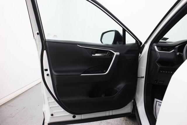 Photo of 2022 Blizzard Pearl/Midnight Black Metallic Toyota RAV4 Hybrid