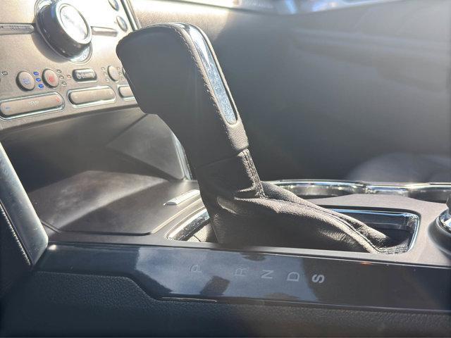 Photo of 2017 White Platinum Metallic Tri-Coat Ford Explorer