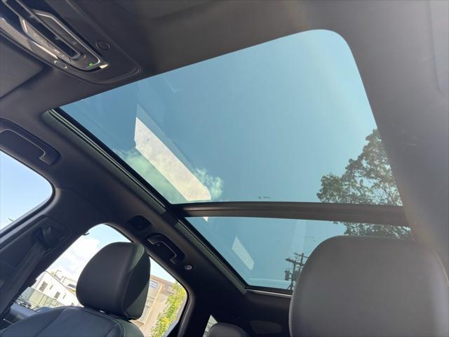Photo of 2025 Satellite Silver Metallic Audi Q7