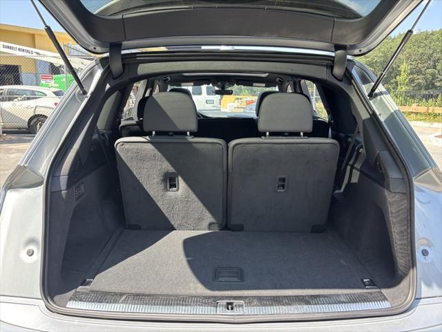 Photo of 2025 Satellite Silver Metallic Audi Q7