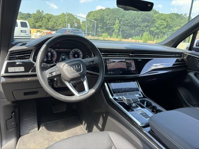 Photo of 2025 Satellite Silver Metallic Audi Q7