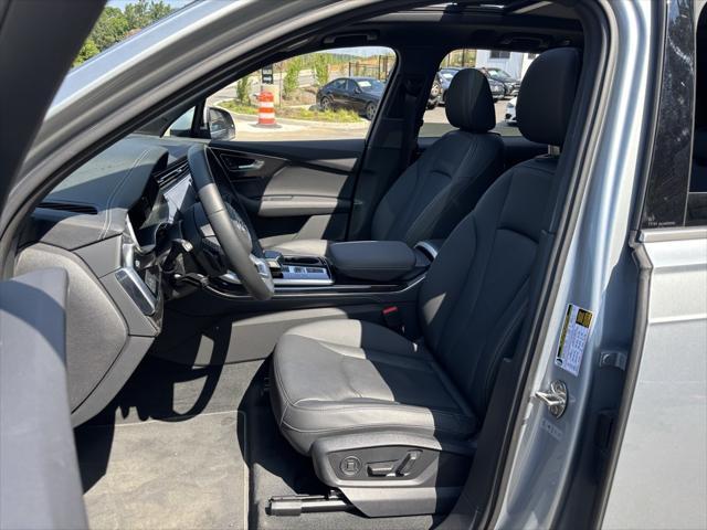 Photo of 2025 Satellite Silver Metallic Audi Q7