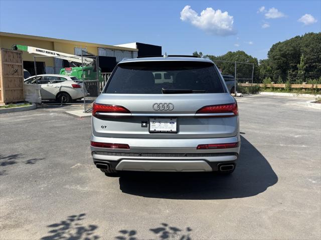 Photo of 2025 Satellite Silver Metallic Audi Q7