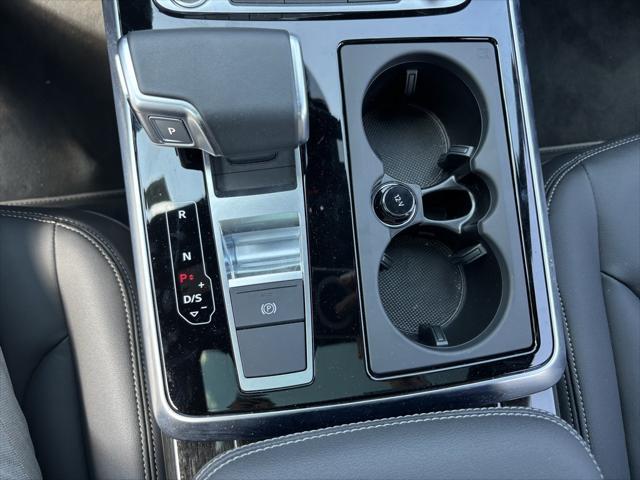 Photo of 2025 Satellite Silver Metallic Audi Q7