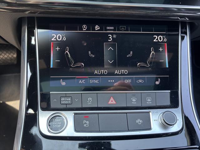 Photo of 2025 Satellite Silver Metallic Audi Q7