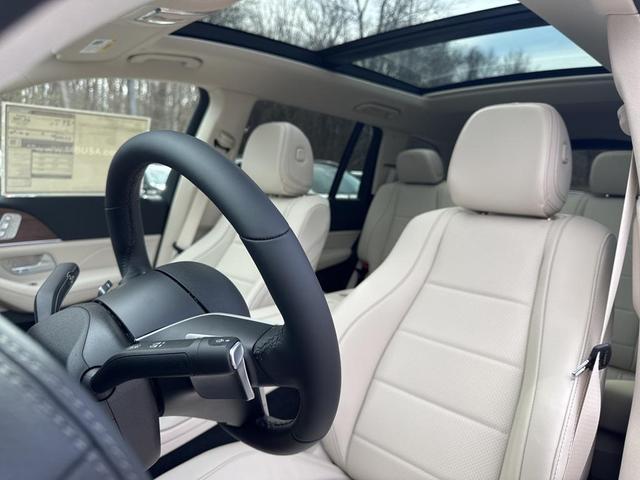 Photo of 2025 Polar White Mercedes-Benz GLS 450