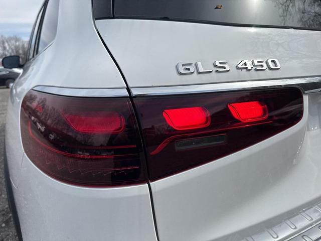 Photo of 2025 Polar White Mercedes-Benz GLS 450
