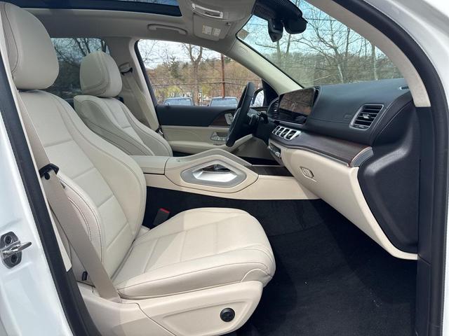 Photo of 2025 Polar White Mercedes-Benz GLS 450