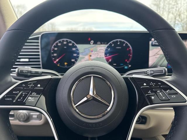 Photo of 2025 Polar White Mercedes-Benz GLS 450