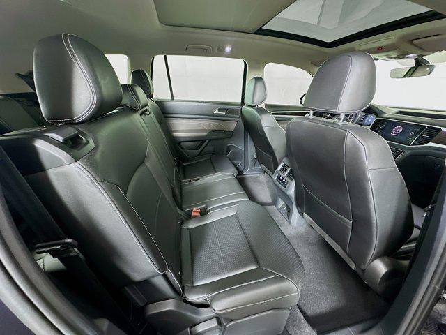 Photo of 2023 Deep Black Pearl Volkswagen Atlas
