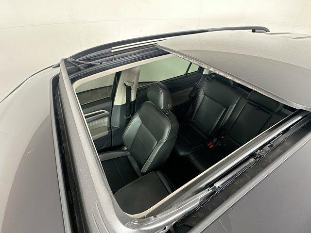 Photo of 2023 Deep Black Pearl Volkswagen Atlas