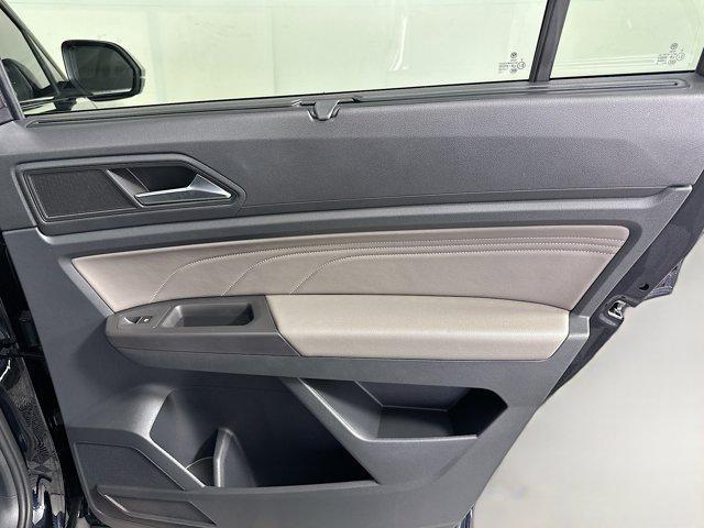 Photo of 2023 Deep Black Pearl Volkswagen Atlas