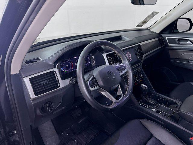 Photo of 2023 Deep Black Pearl Volkswagen Atlas