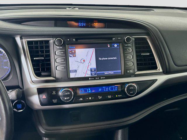 Photo of 2018 Salsa Red Pearl Toyota Highlander