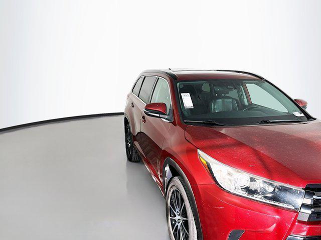 Photo of 2018 Salsa Red Pearl Toyota Highlander