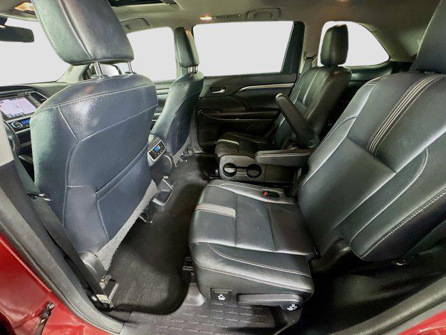 Photo of 2018 Salsa Red Pearl Toyota Highlander