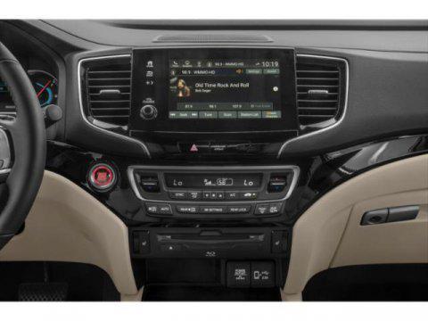 Photo of 2022 Gray Honda Pilot