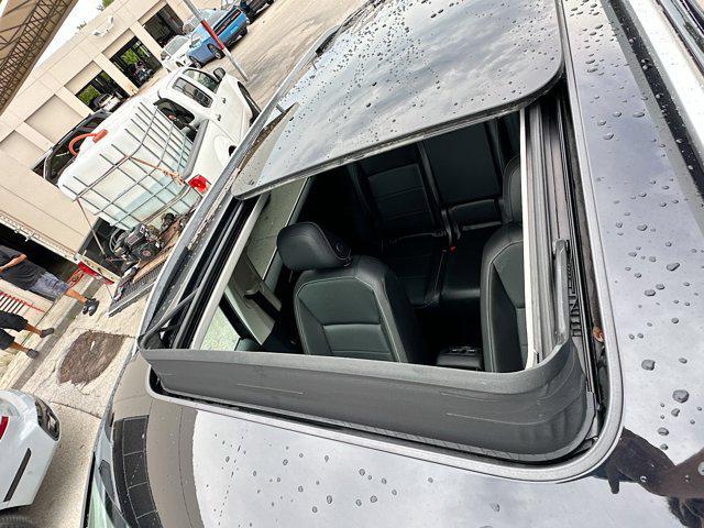 Photo of 2021 Deep Black Volkswagen Tiguan