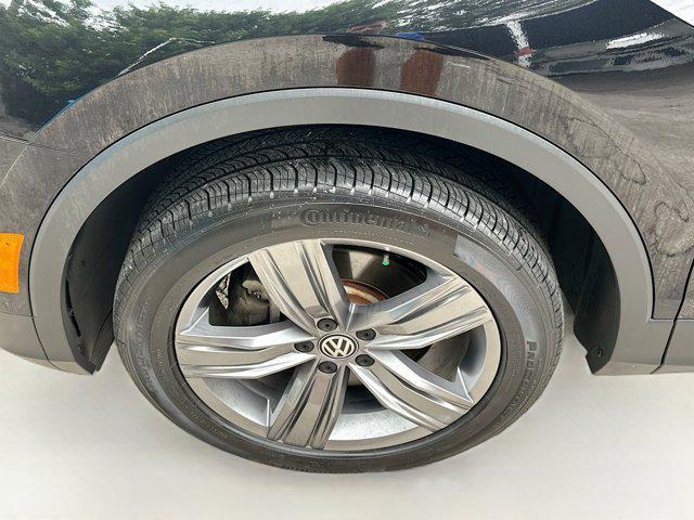 Photo of 2021 Deep Black Volkswagen Tiguan
